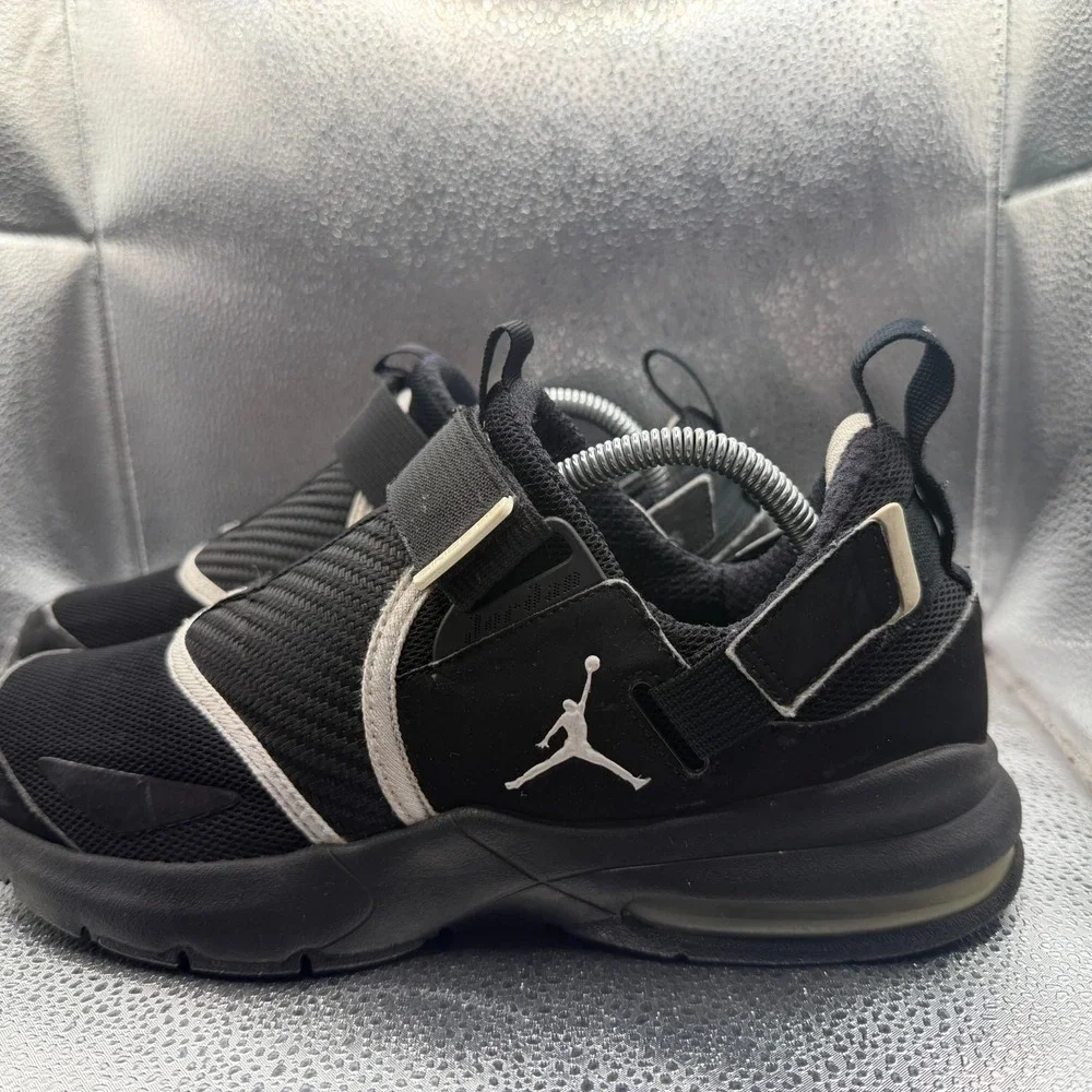Size‎ 8.5 Air Jordan Trunner 11 LX Black White Mens Athletic Sneakers 453843-001